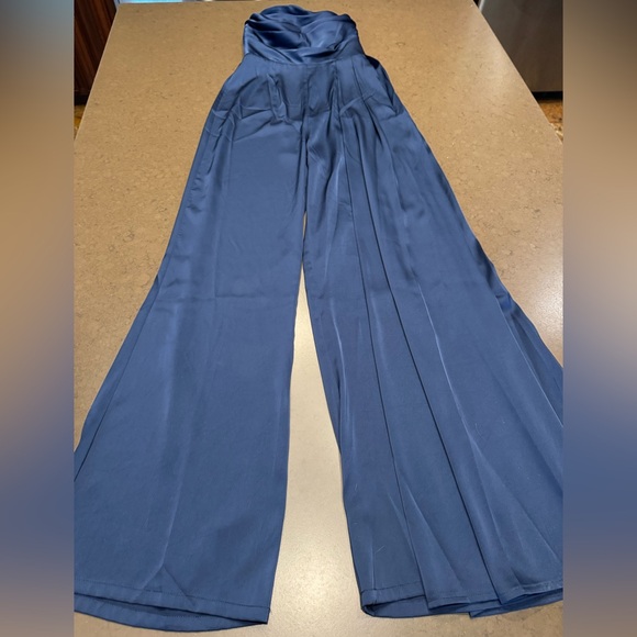 NEW Keaton Satin Jumpsuit Sz: XS - Picture 8 of 15